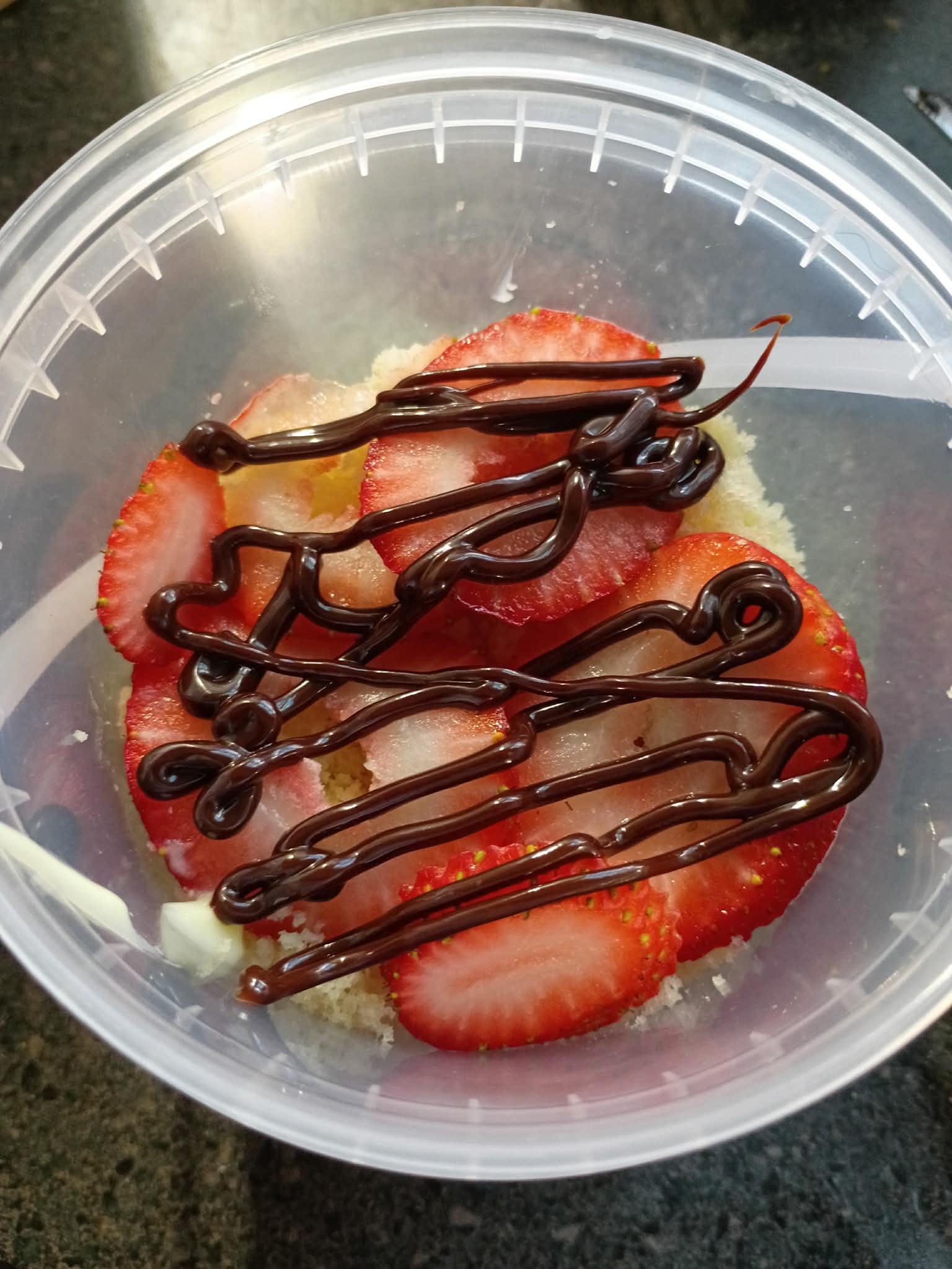 🍌 Banana Split Delight Dessert Bucket