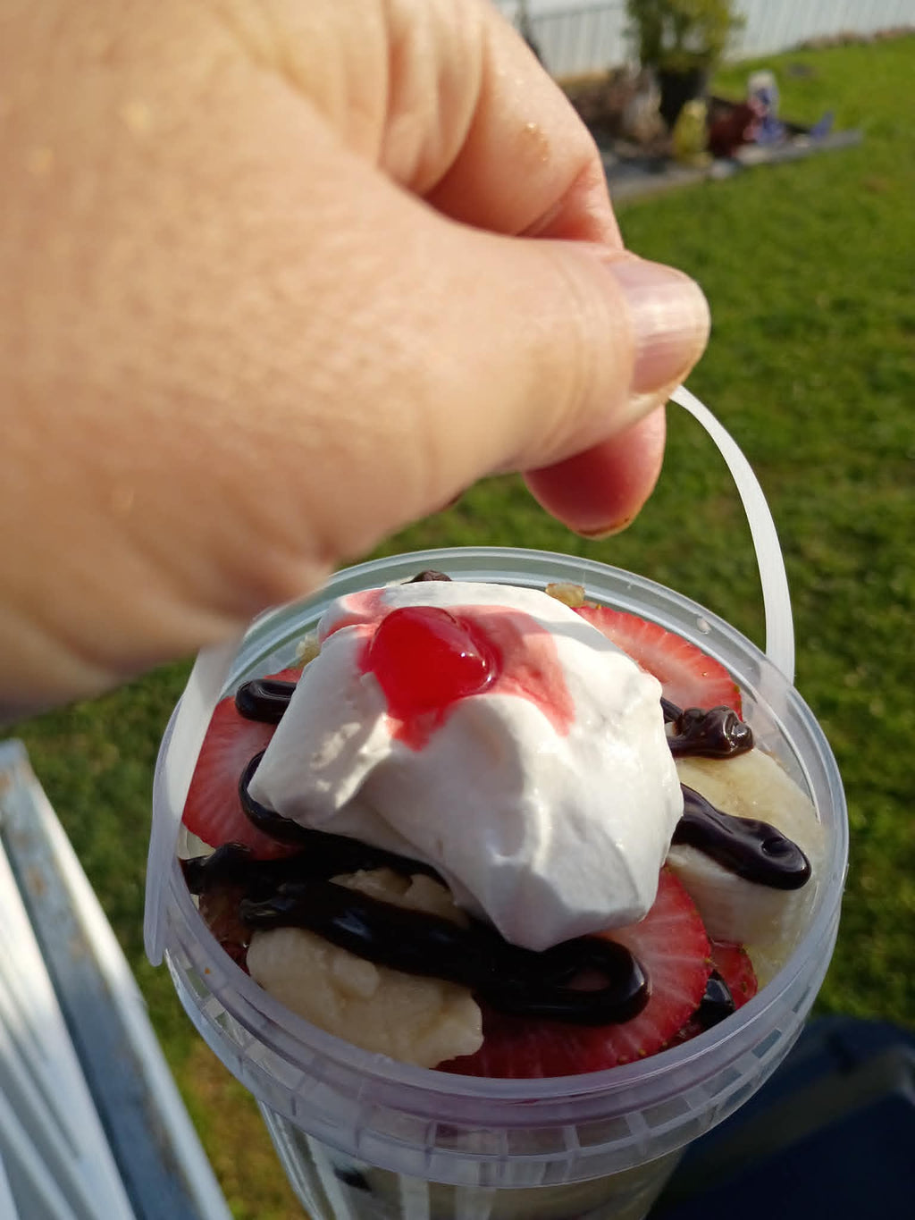 🍌 Banana Split Delight Dessert Bucket